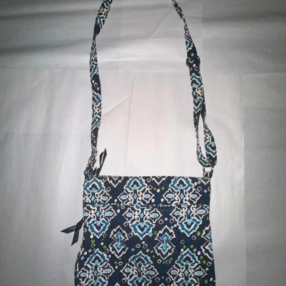 authentic Vera Bradley Trio Zip Hipster crossbody purse